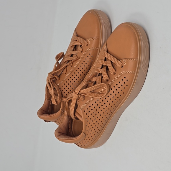 Ecco Street Tray Perforated Sneakers Camel Color Women's Size 5-5.5 - Picture 3 of 7